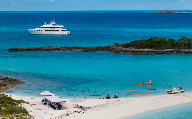 Motor yacht CROSSED SABRE